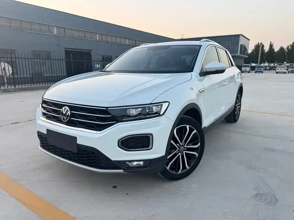 Volkswagen T-Roc — фото 1