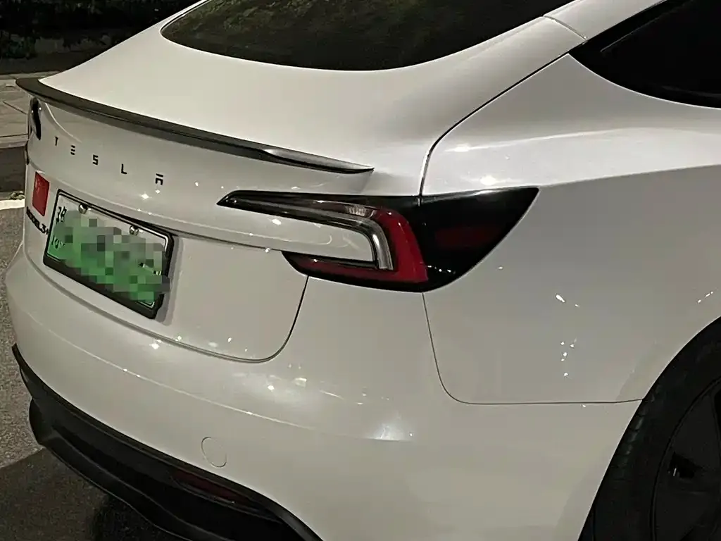 Tesla Model 3 — фото 4