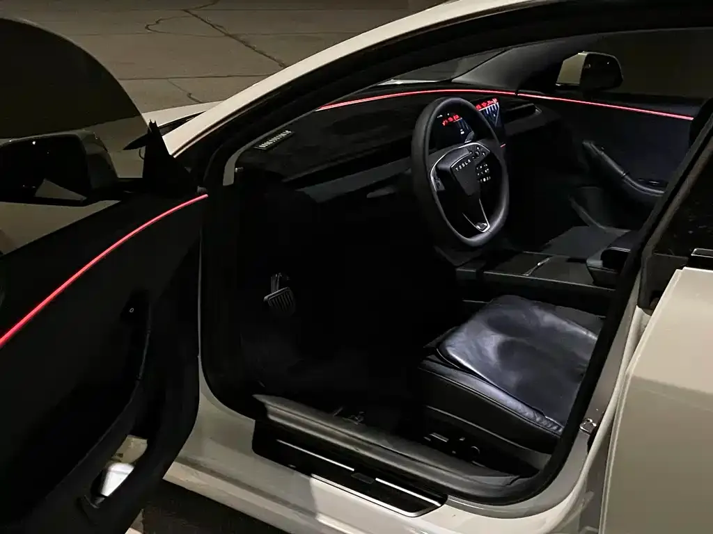 Tesla Model 3 — фото 3
