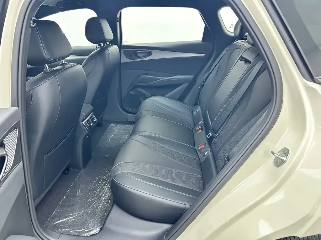 BYD Seal 06 DM-i Touring — фото 6