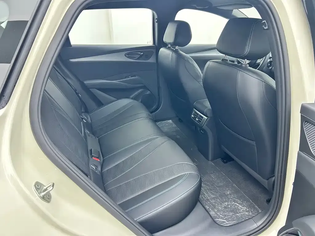 BYD Seal 06 DM-i Touring — фото 5