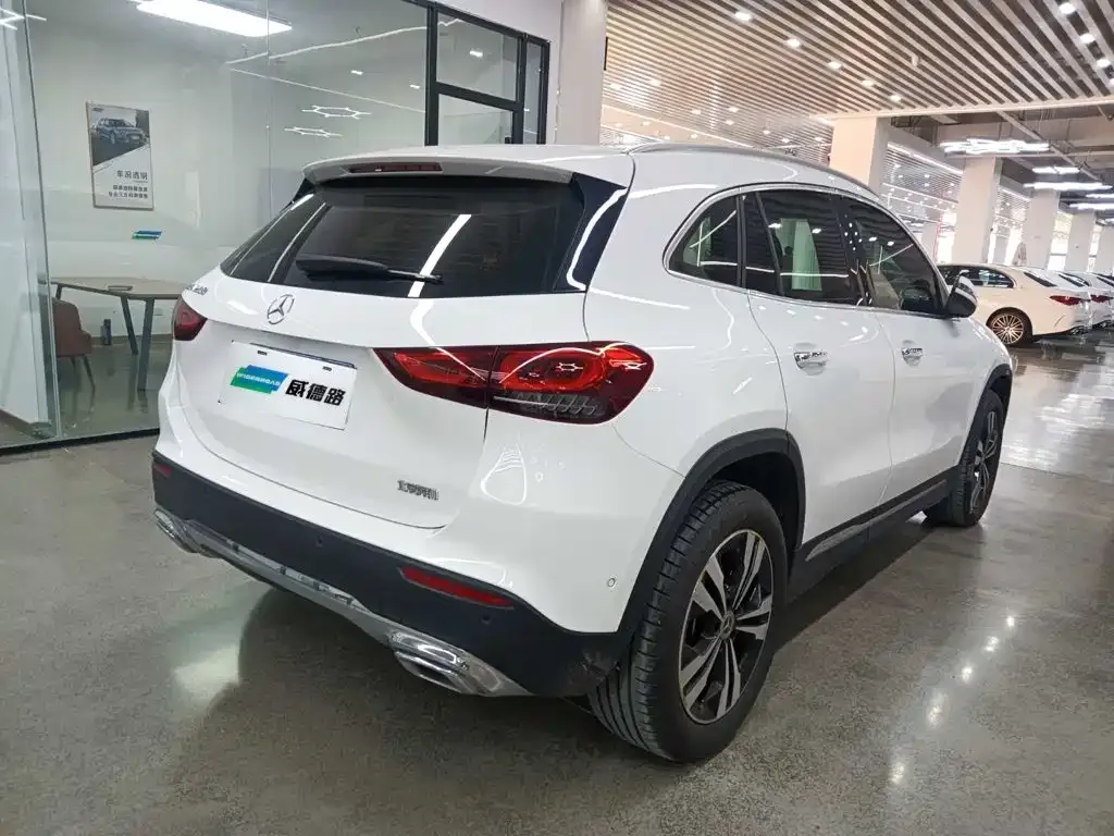Mercedes-Benz GLA — фото 6