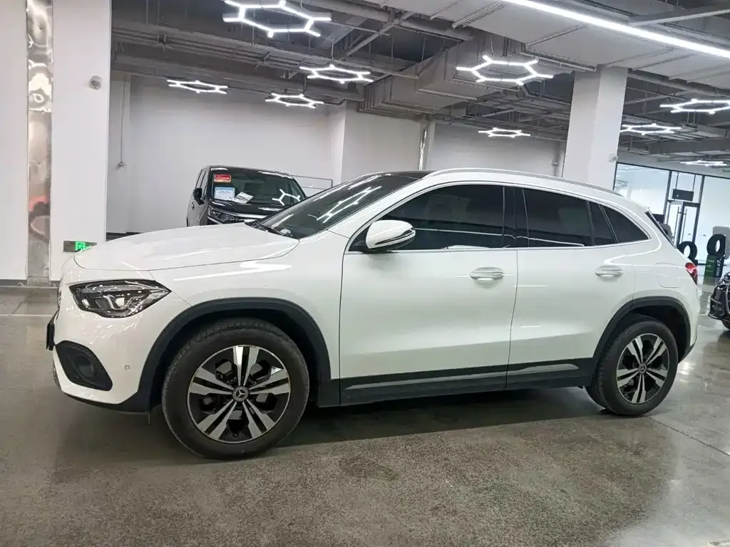 Mercedes-Benz GLA — фото 7