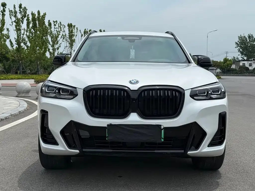 BMW iX3 — фото 1