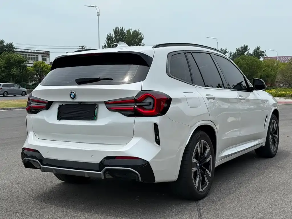 BMW iX3 — фото 4