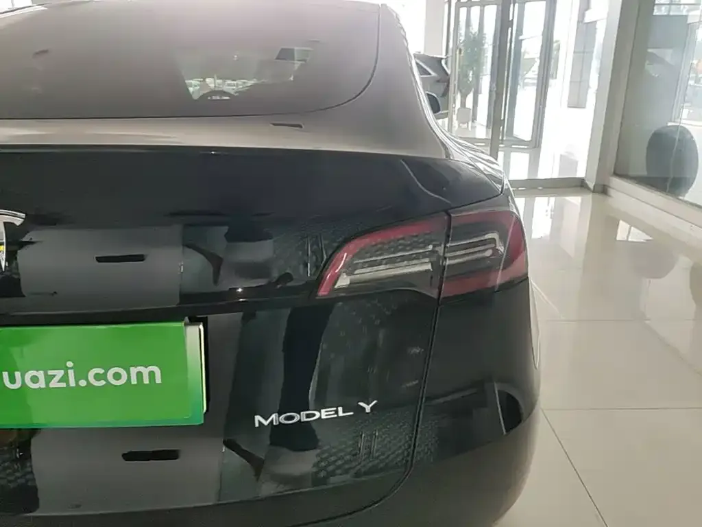 Tesla Model Y — фото 9