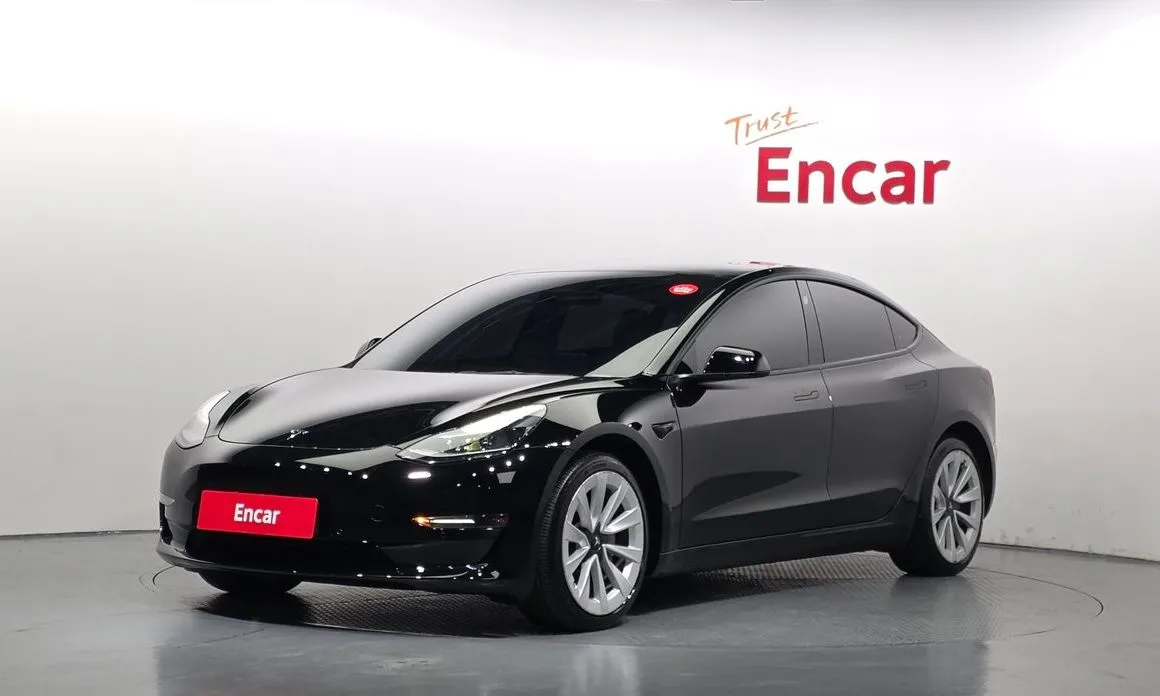 Tesla Model 3 — фото 1