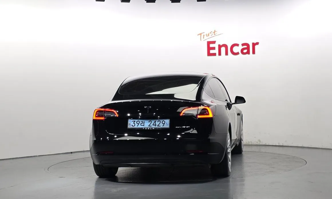 Tesla Model 3 — фото 6