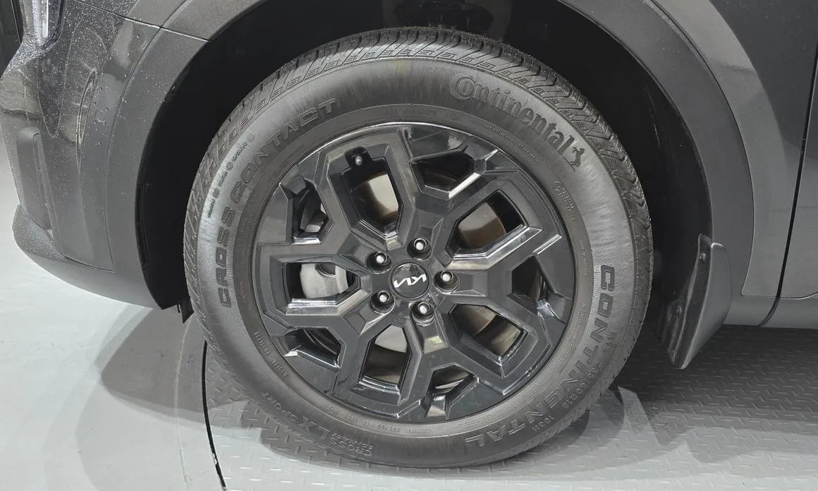 Kia Sorento — фото 7