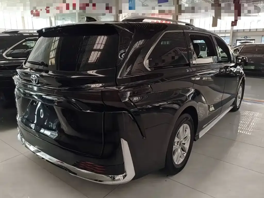 Toyota Granvia — фото 7