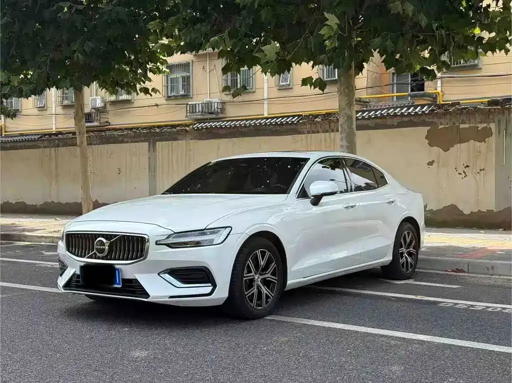 Volvo S60 — фото 4