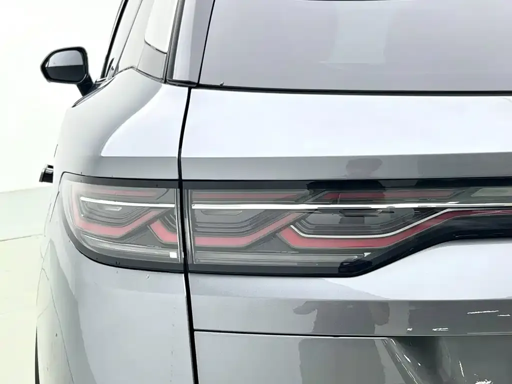 BYD L DM-i — фото 1