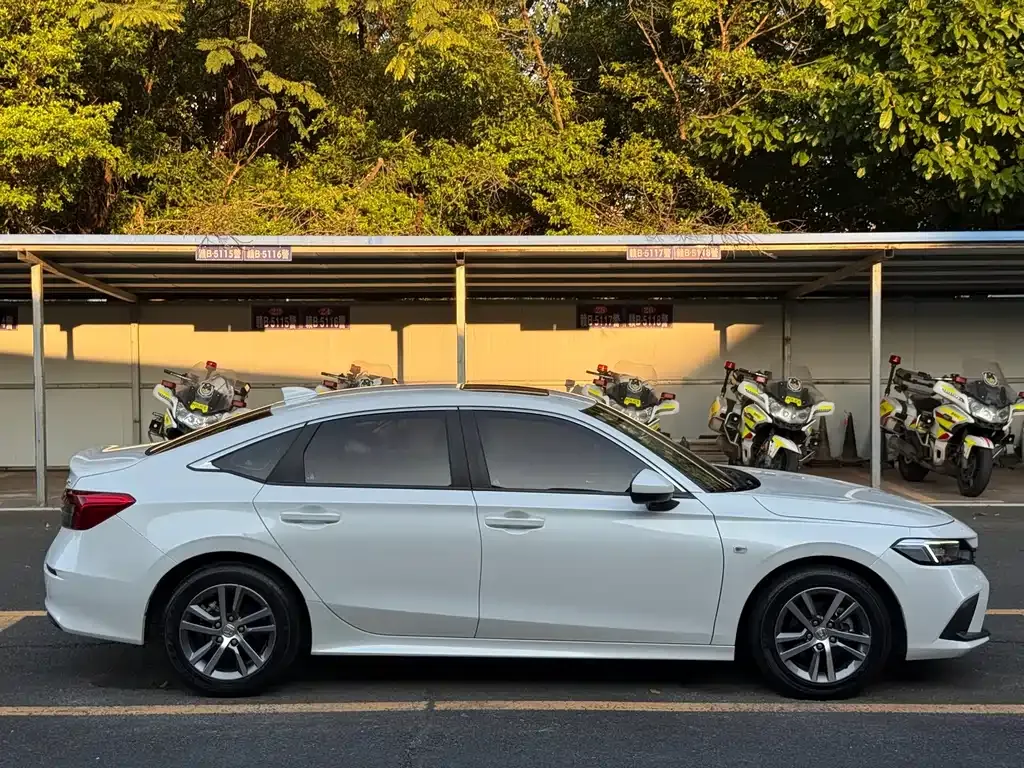 Honda Civic — фото 10