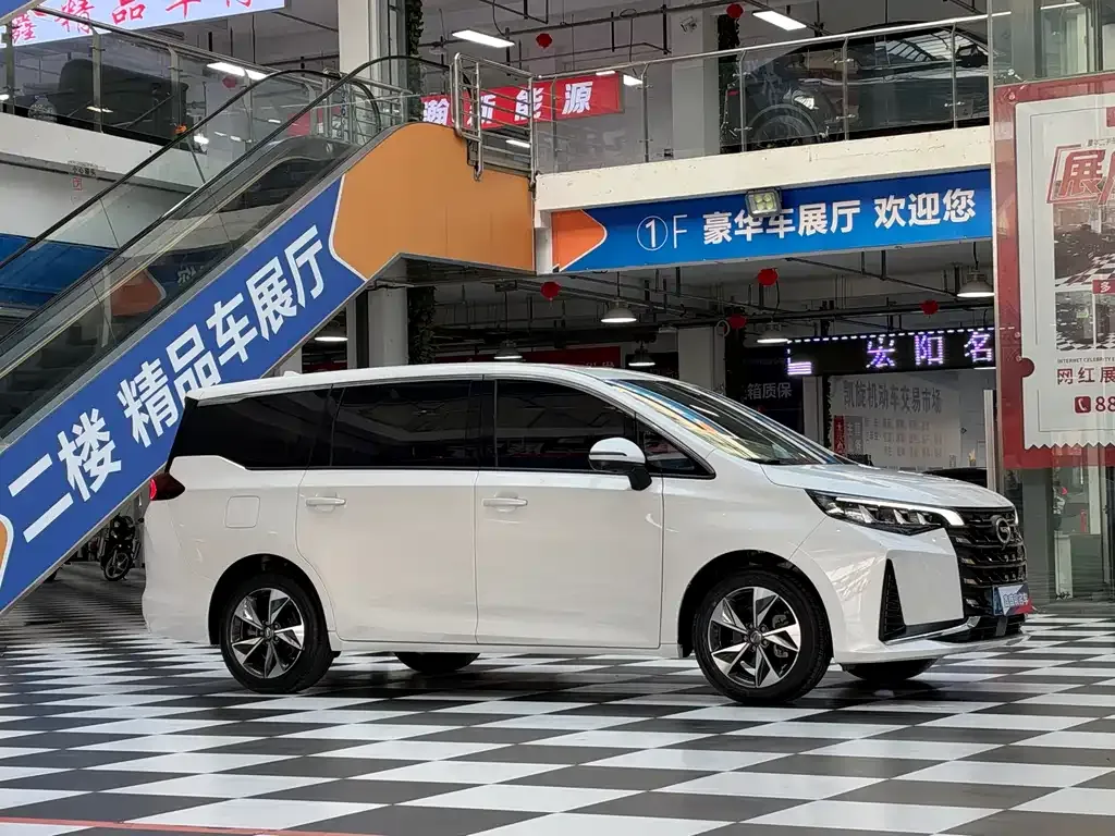 GAC Motor Trumpchi M6 — фото 9
