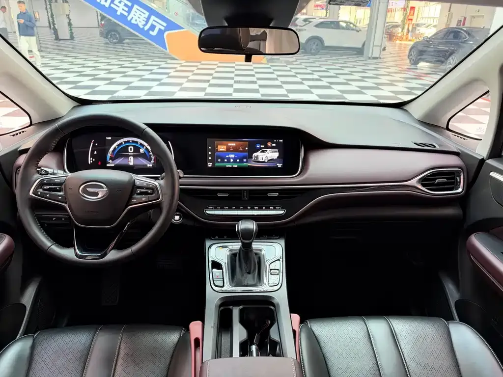 GAC Motor Trumpchi M6 — фото 3
