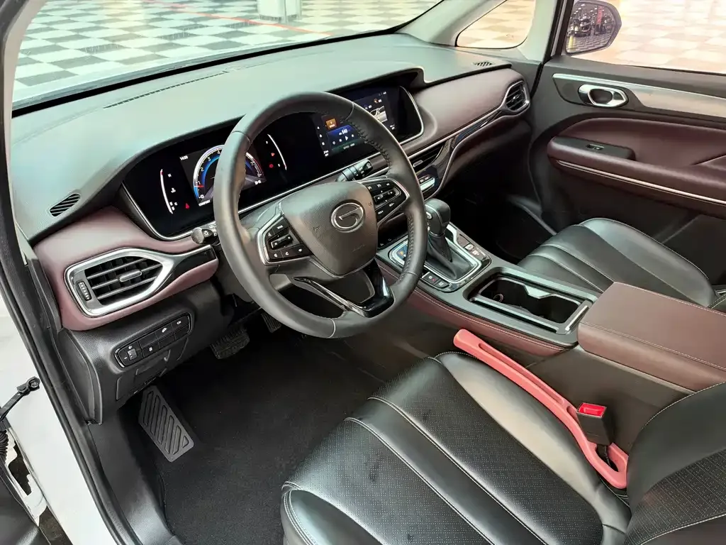 GAC Motor Trumpchi M6 — фото 5