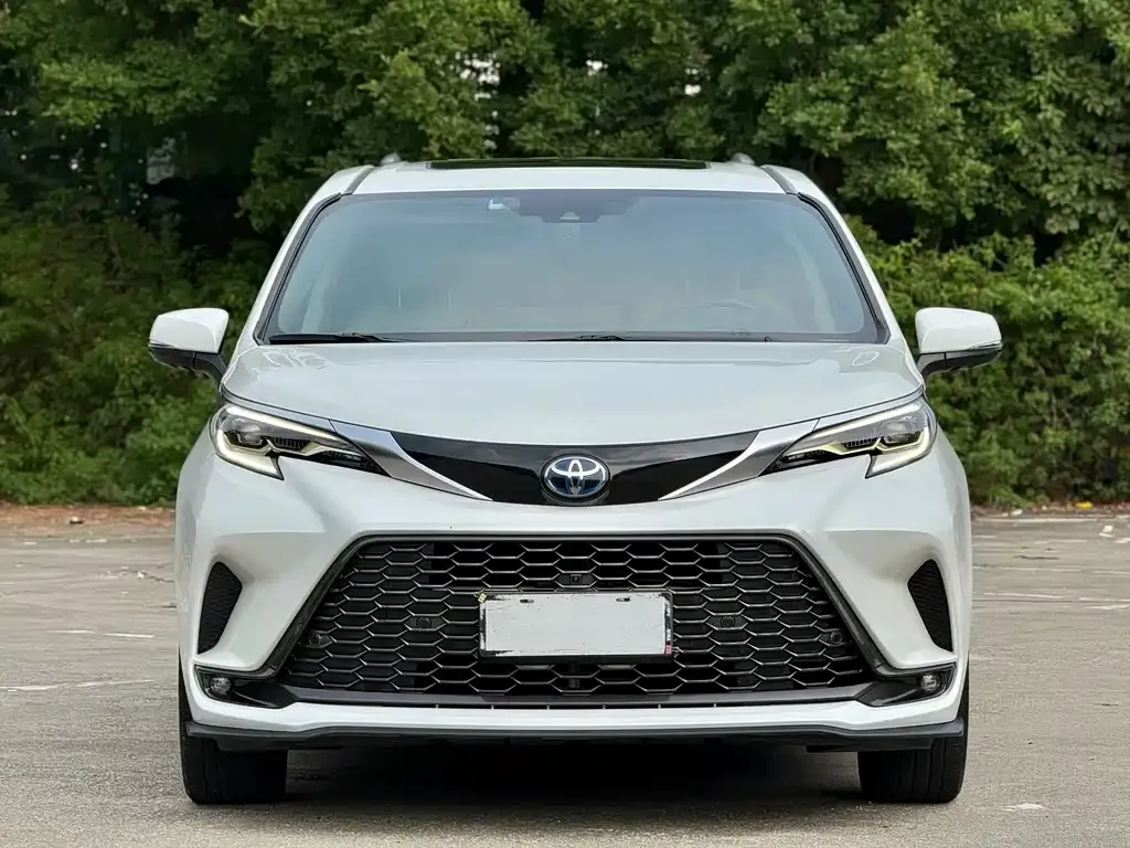 Toyota Granvia — фото 7