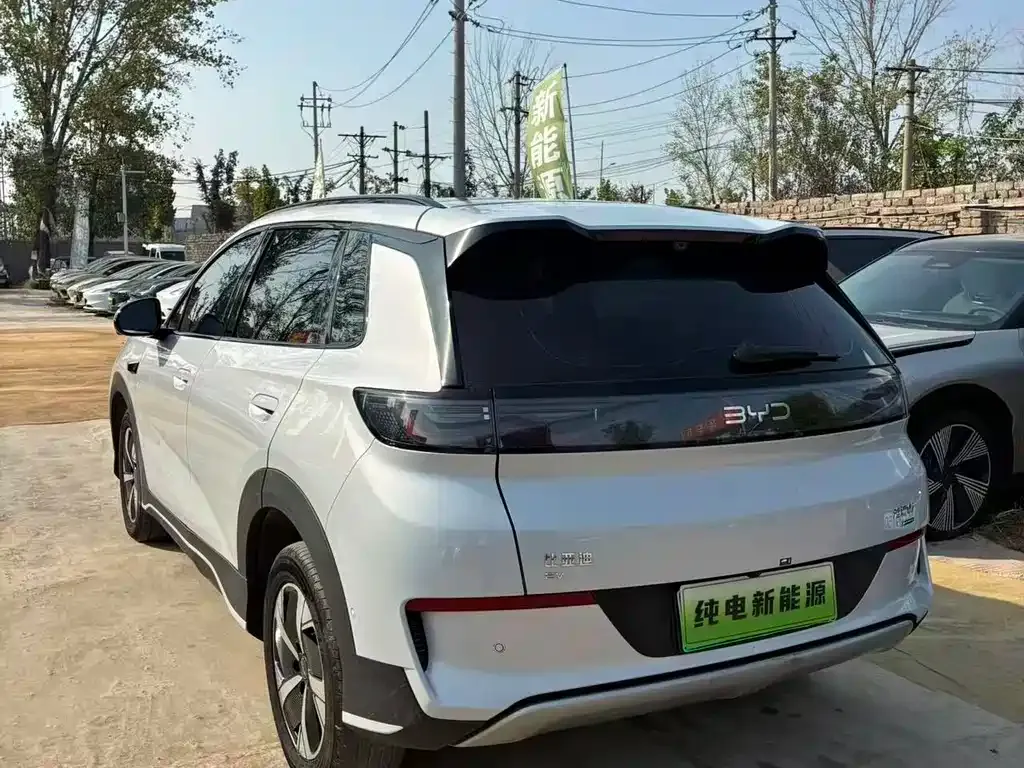 BYD Sealion 05 EV — фото 3