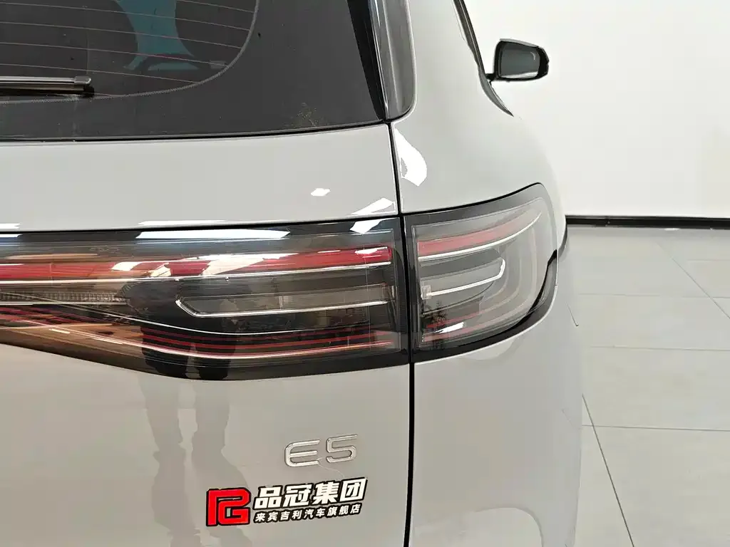 Geely Galaxy E5 — фото 10