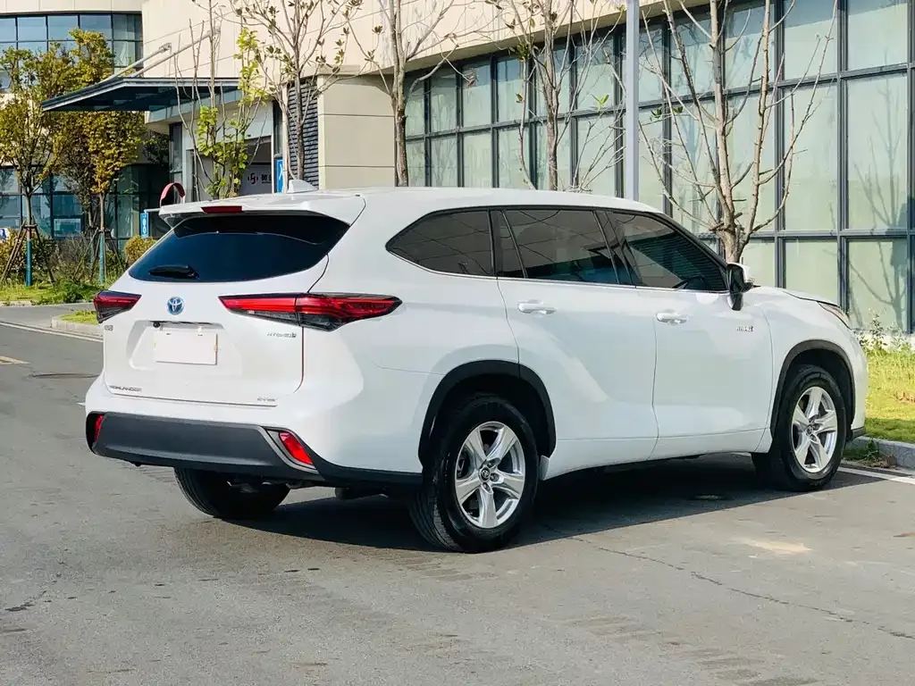 Toyota Highlander — фото 5