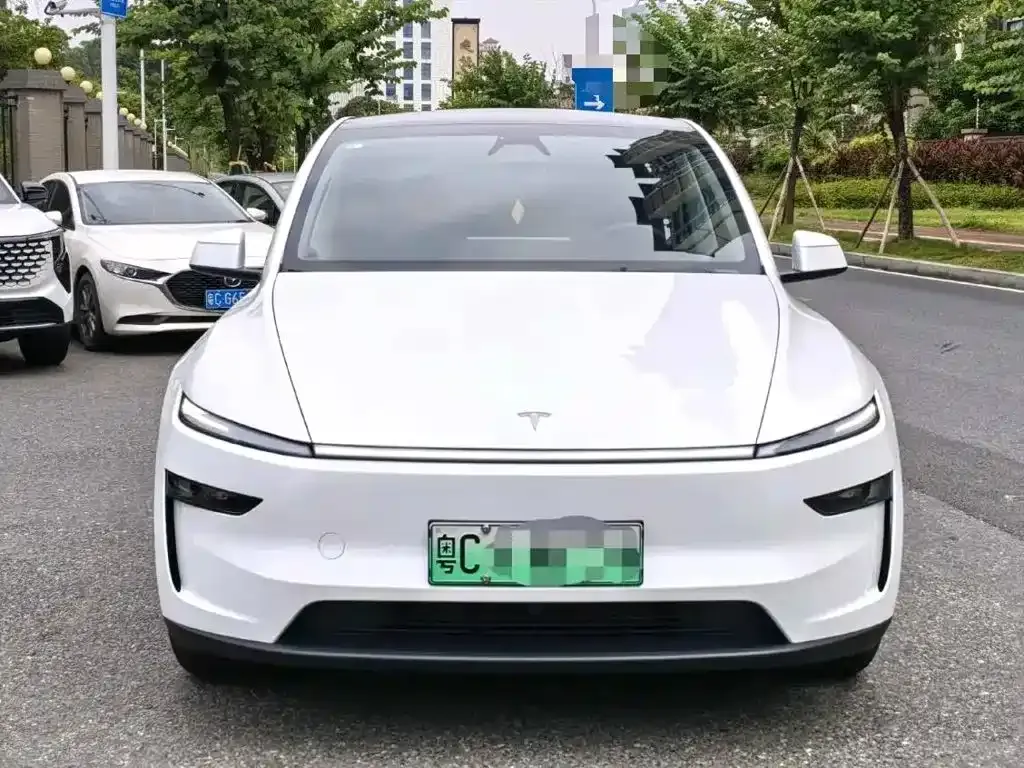 Tesla Model Y — фото 4