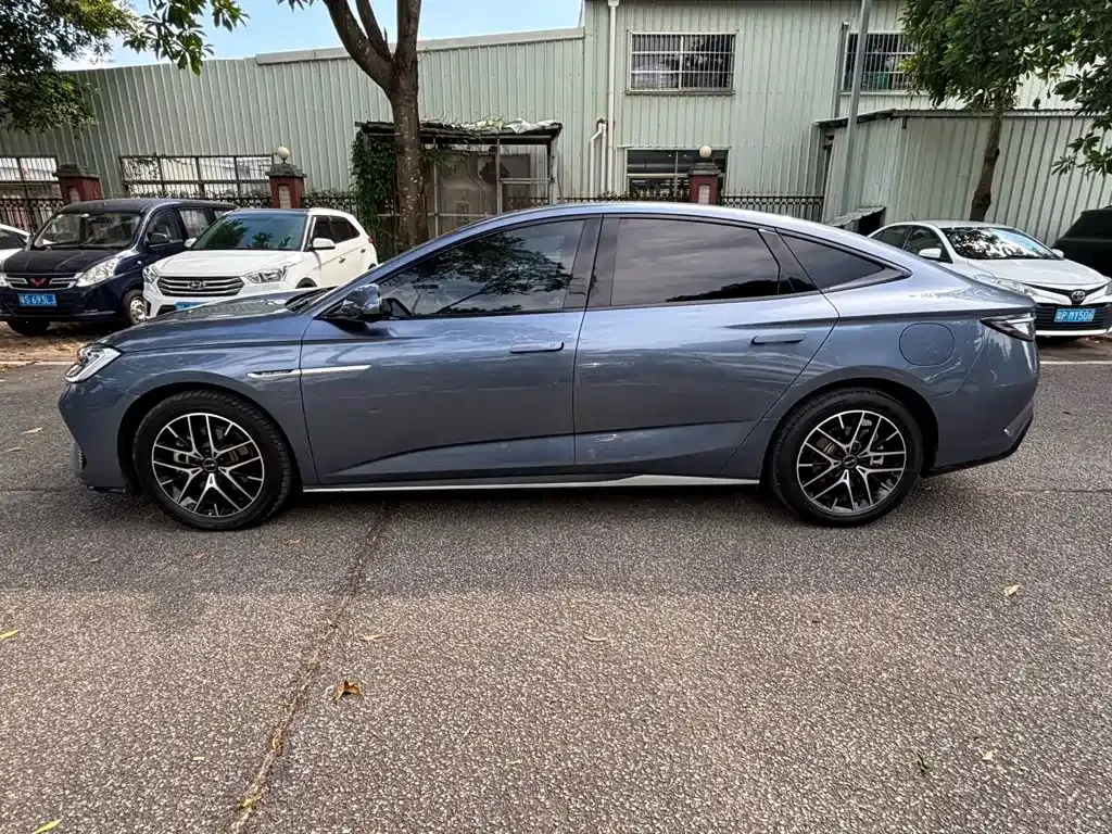 BYD Seal — фото 9