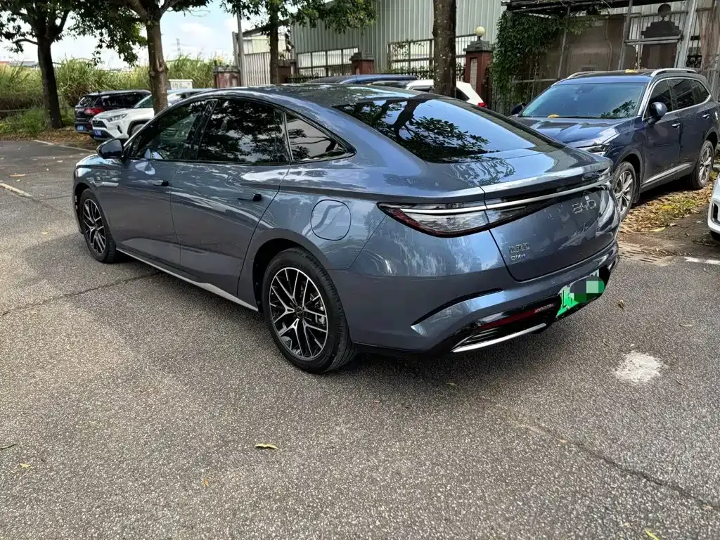 BYD Seal — фото 8