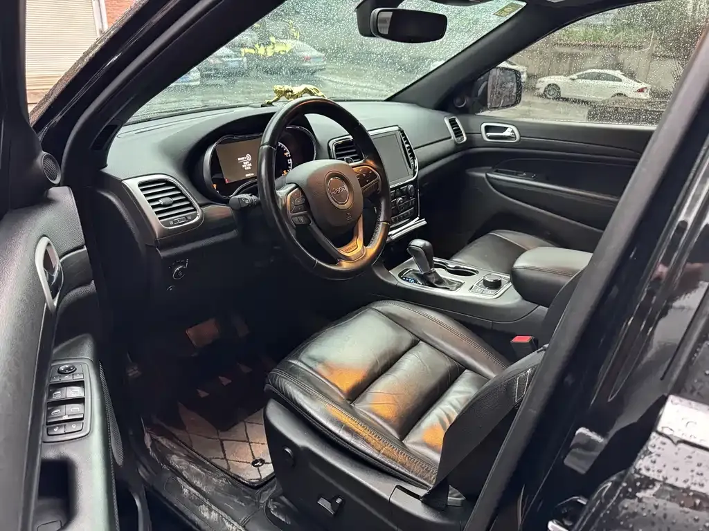 Jeep Grand Cherokee (Import) — фото 2