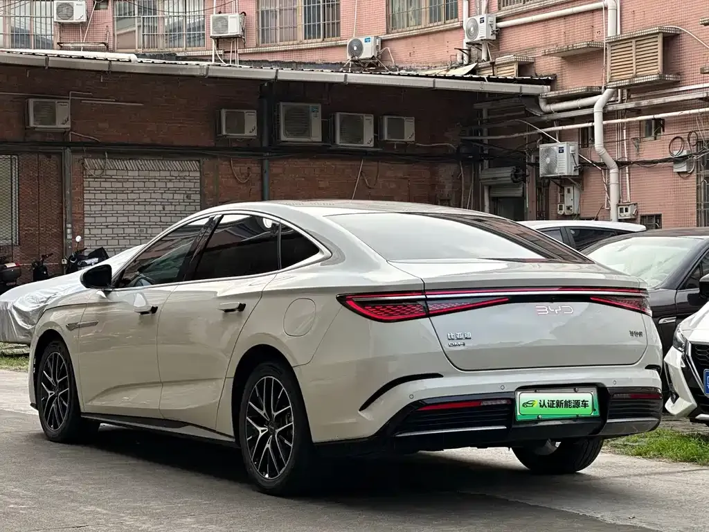 BYD Seal 07 DM-i — фото 7