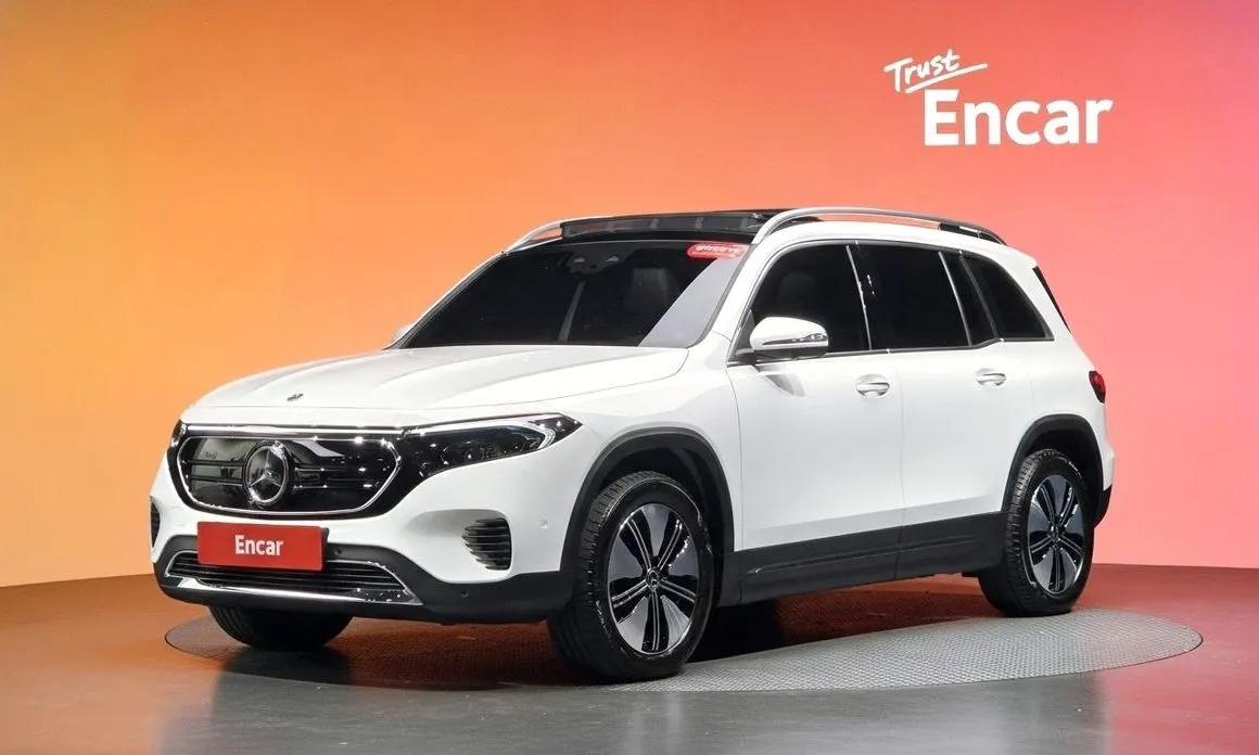 Mercedes-Benz EQB — фото 1