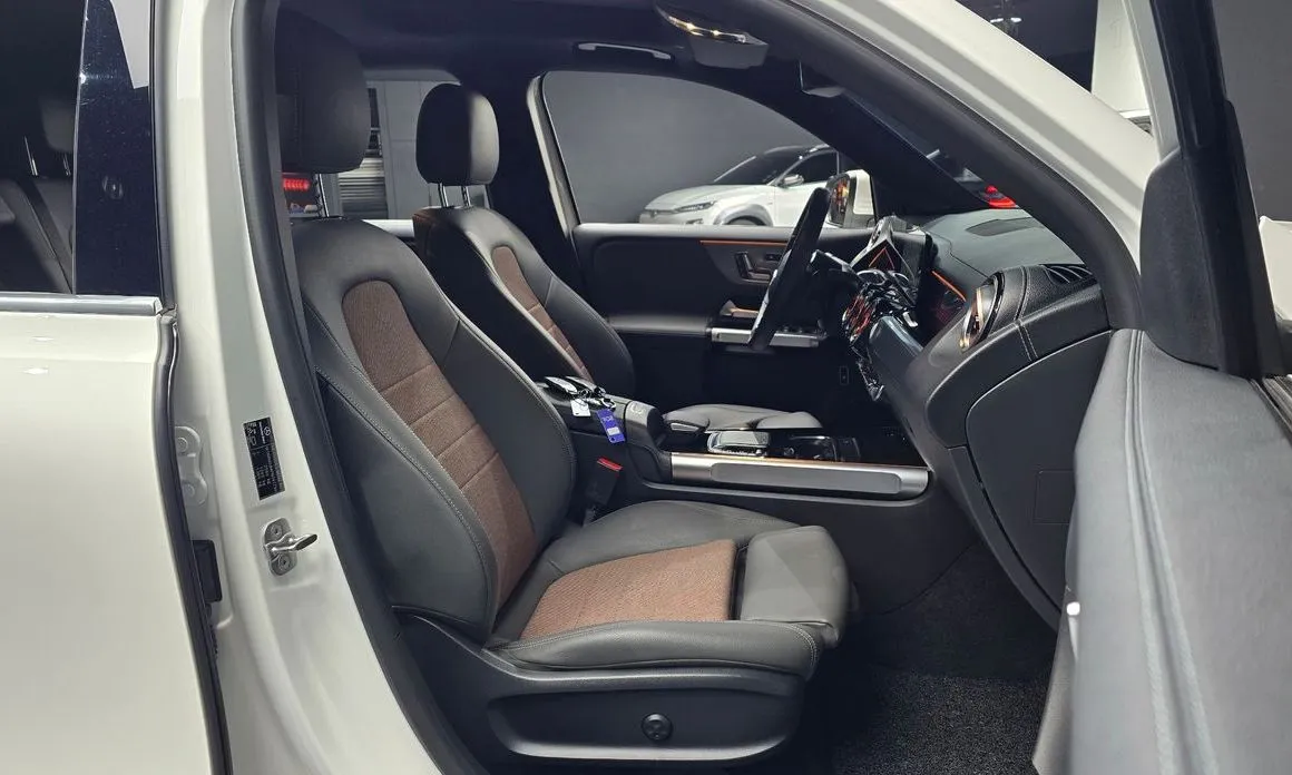 Mercedes-Benz EQB — фото 10
