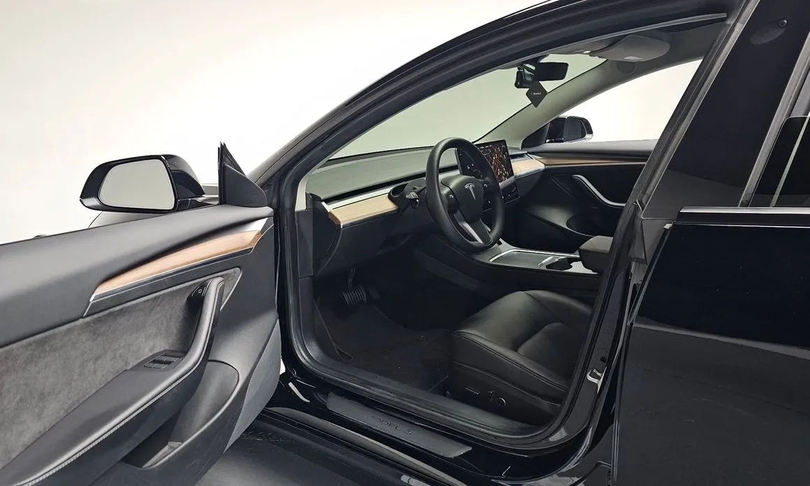 Tesla Model 3 — фото 2