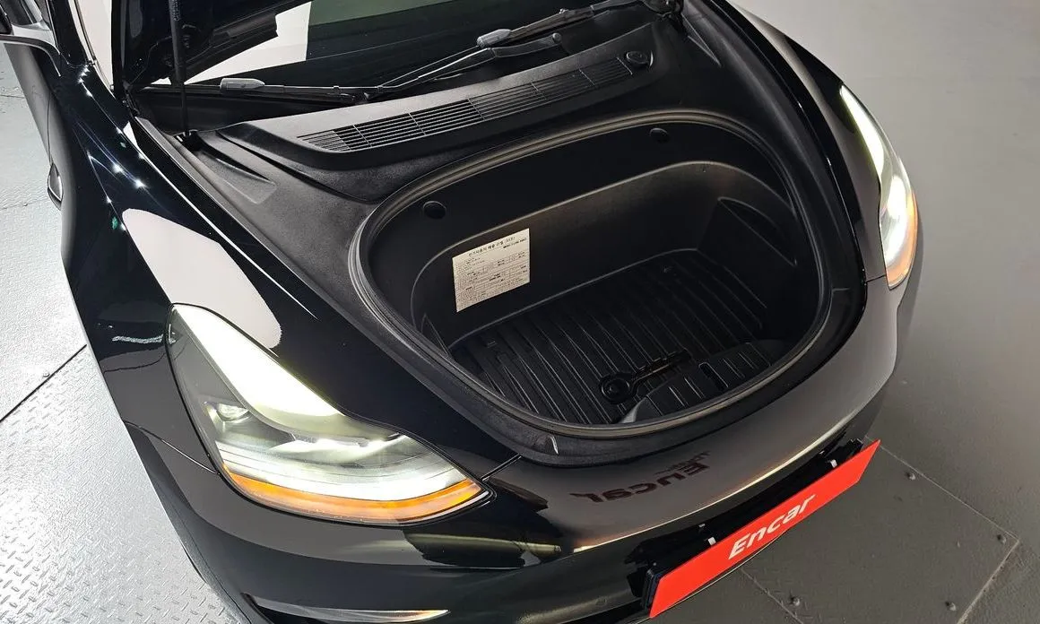 Tesla Model 3 — фото 10