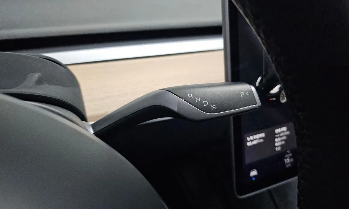 Tesla Model 3 — фото 6