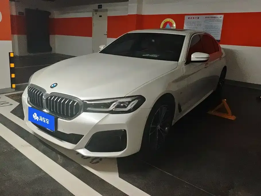 BMW 5 Series — фото 1