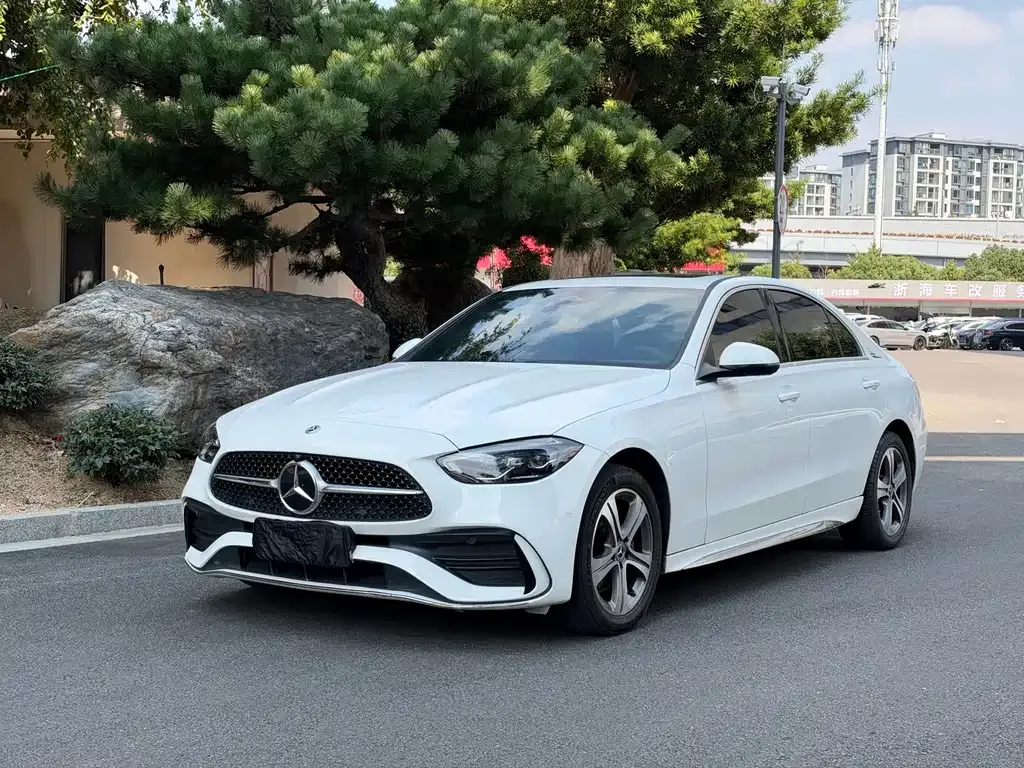 Mercedes-Benz C-Class — фото 1