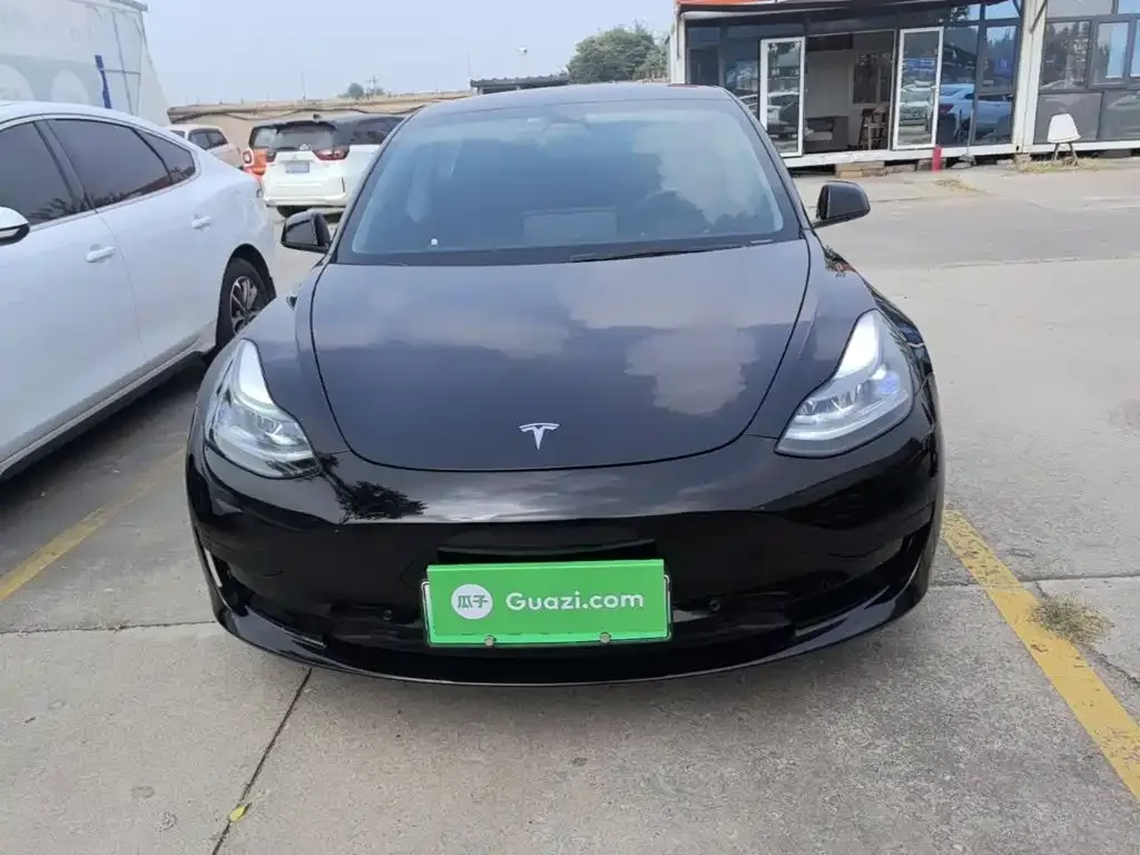 Tesla Model 3 — фото 10