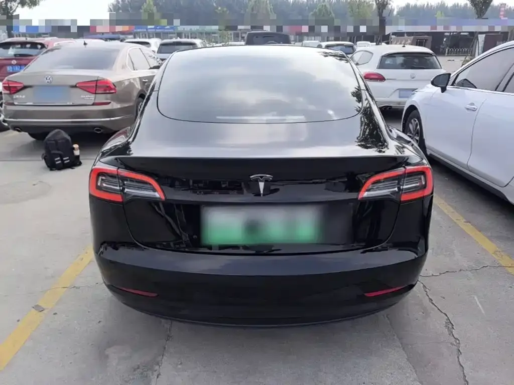 Tesla Model 3 — фото 7