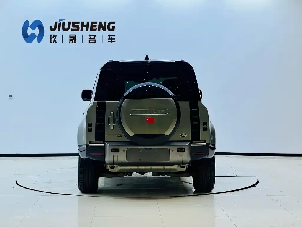 Land Rover Defender — фото 10