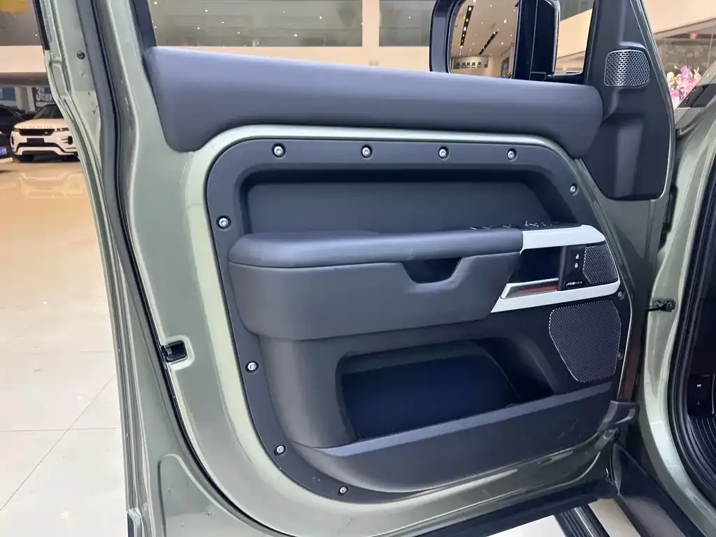 Land Rover Defender — фото 3