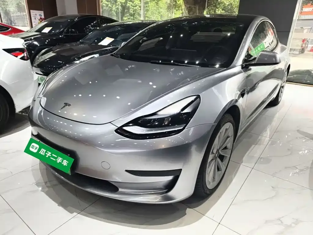 Tesla Model 3 — фото 4