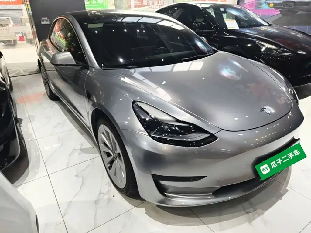 Tesla Model 3 — фото 5