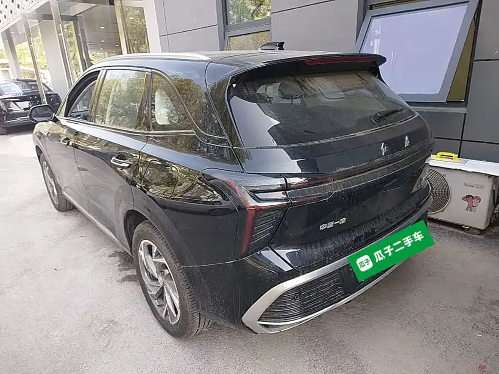 Hongqi HS3 PHEV — фото 4