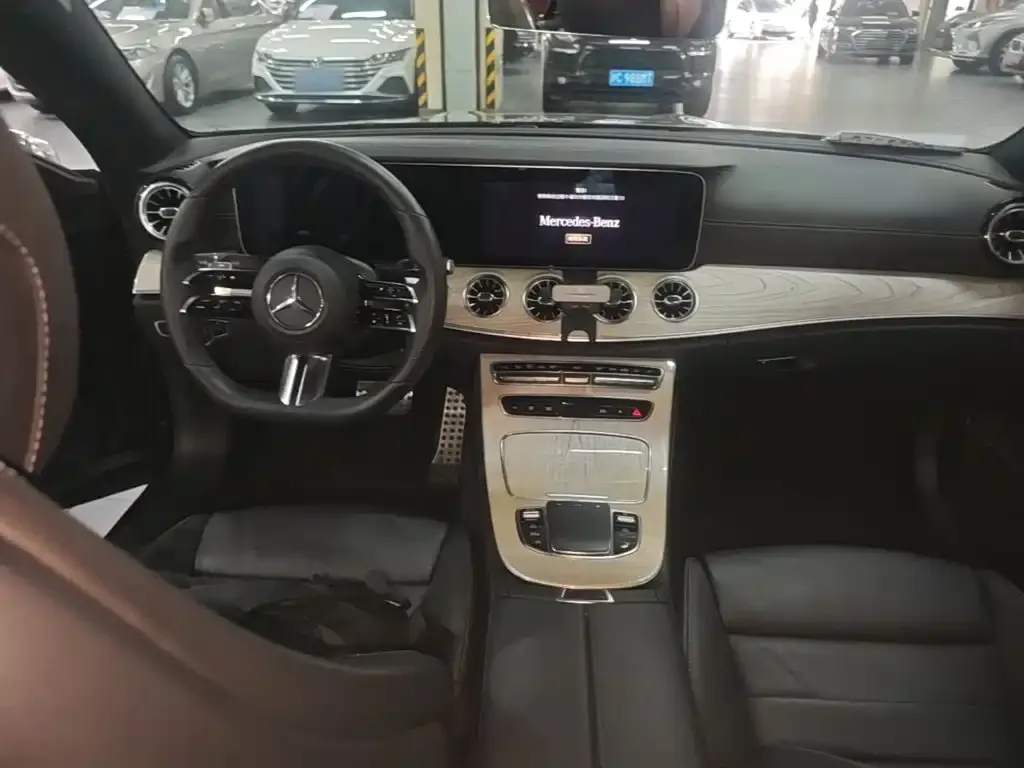 Mercedes-Benz E-Class (Import) — фото 4
