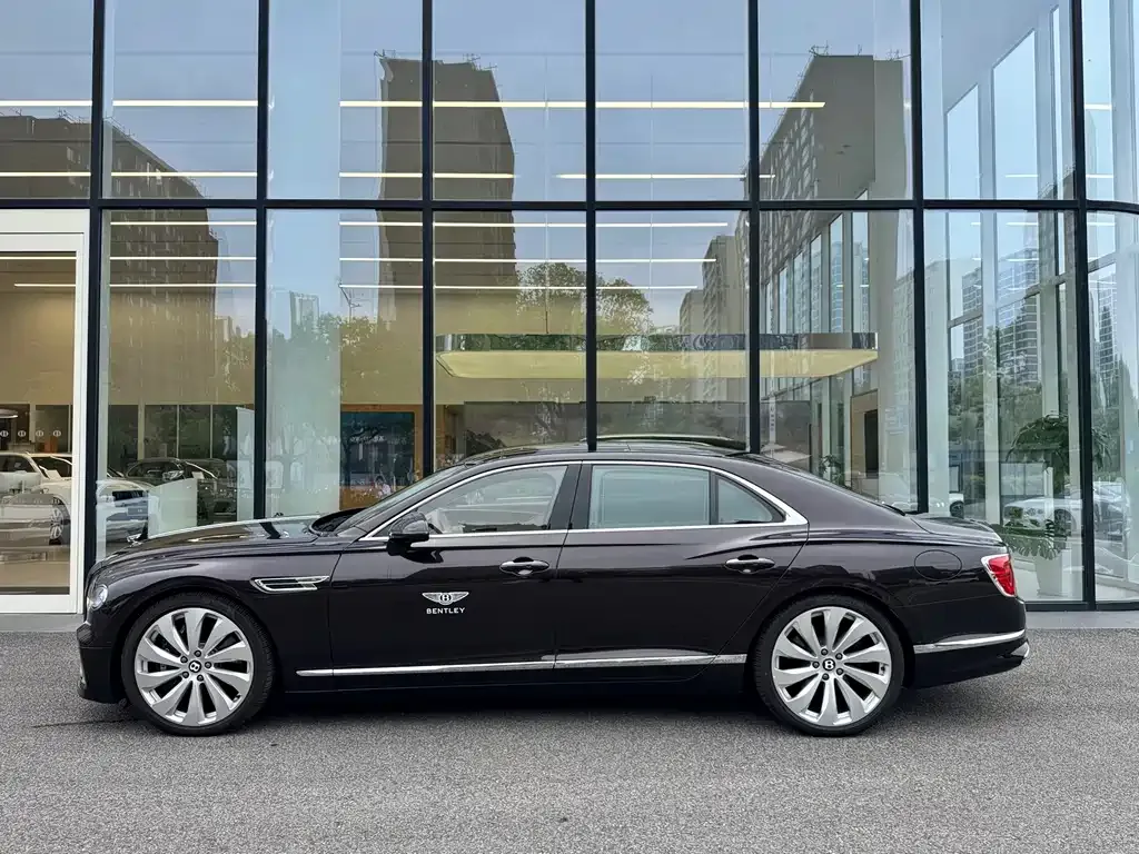 Bentley Flying Spur PHEV — фото 4