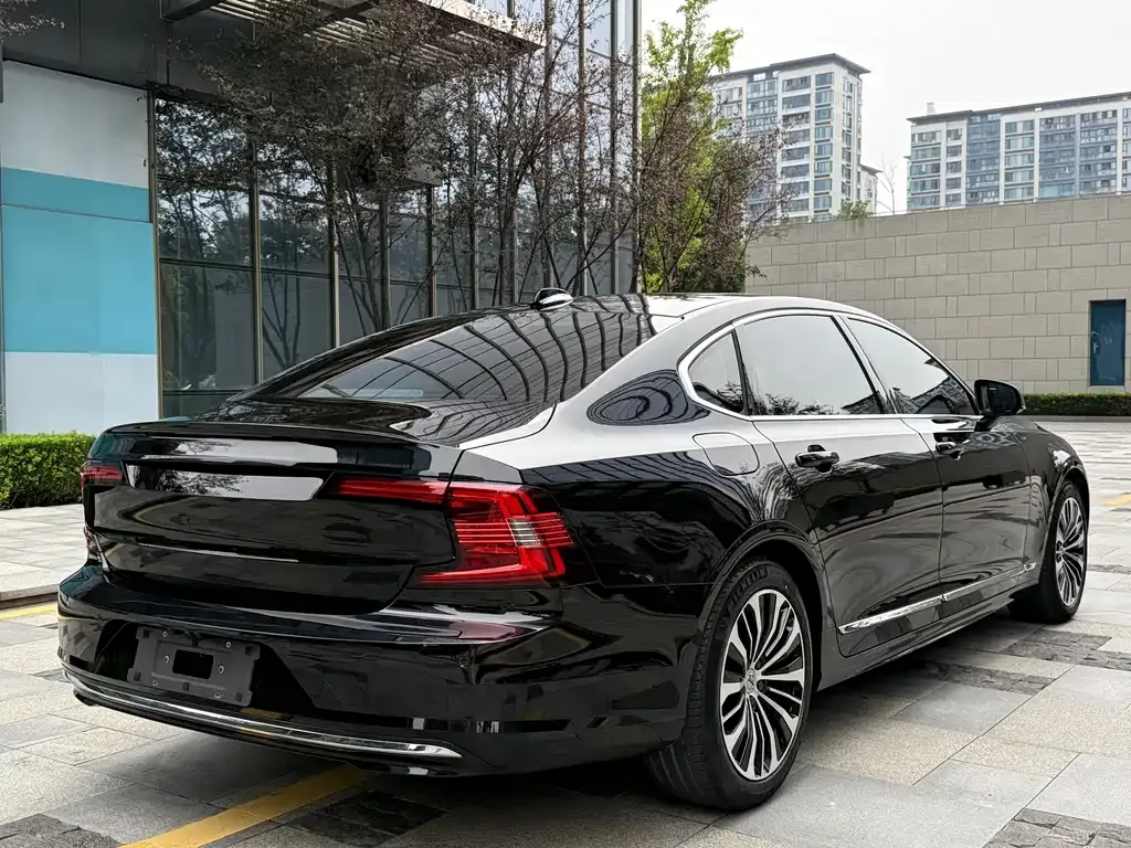 Volvo S90 — фото 8