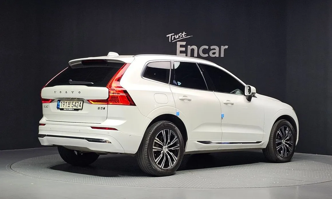 Volvo XC60 — фото 7