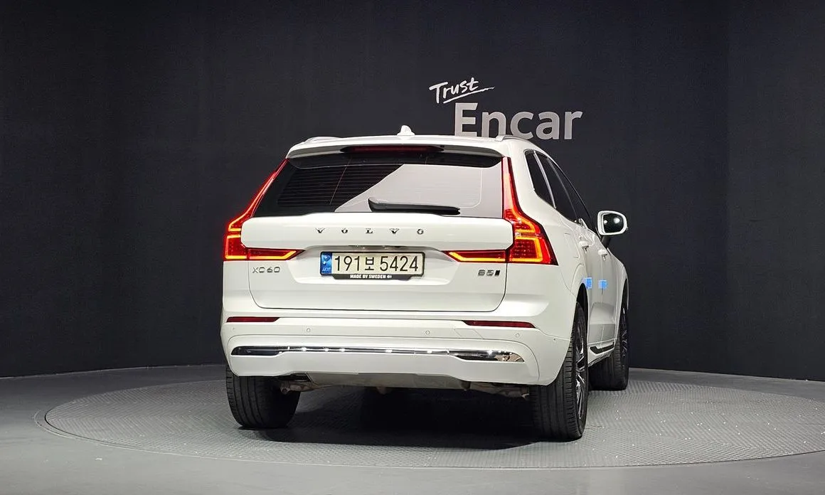 Volvo XC60 — фото 9