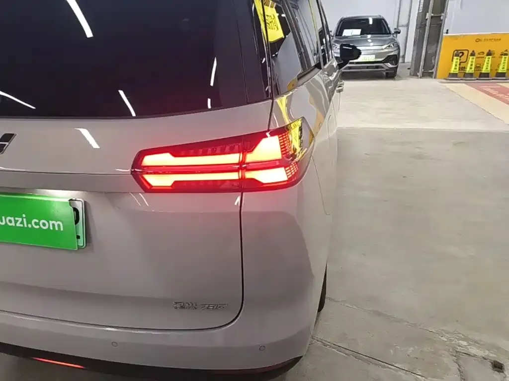 Wuling Xingguang 730 New Energy — фото 3