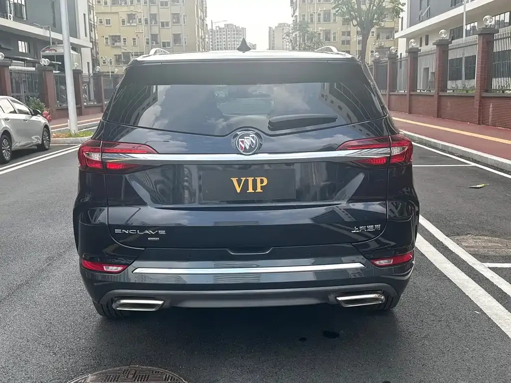 Buick Enclave — фото 10